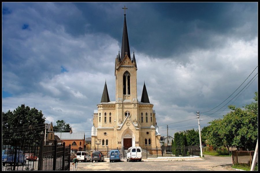 Луцк. Тоннель любви.