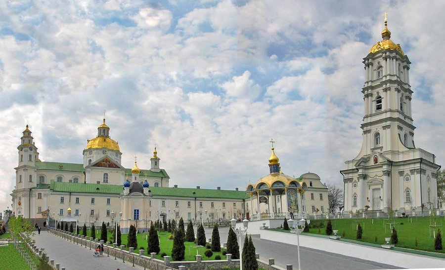 Тур в Почаев. Праздник Троицы