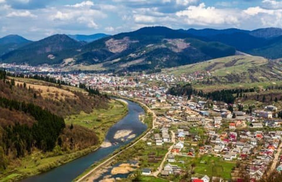 Гори та полонини Закарпаття. Виноградів, Хуст та Шаян.