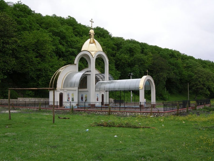 Зарваниця. Марійський духовний центр з Обухова