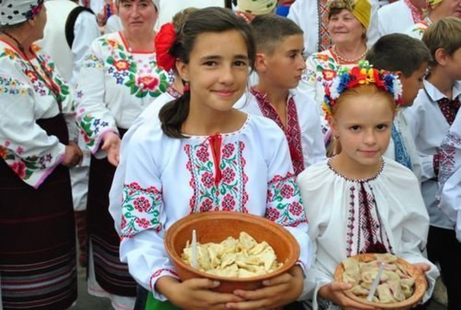 На каву до Львова та вареники в Луцьк