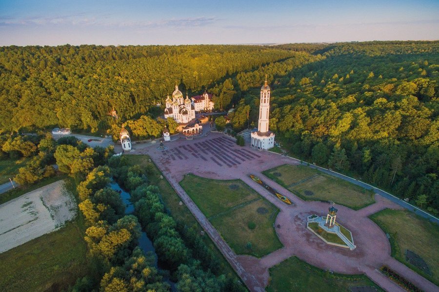 Зарваниця. Марійський духовний центр з Обухова