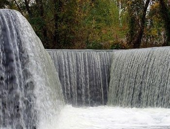 На Київщині знаходиться унікальний водоспад