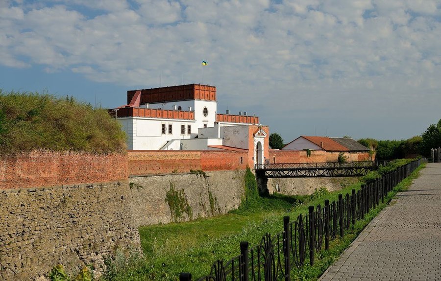 Замки Тернопілля + Дубно + Меджибіж